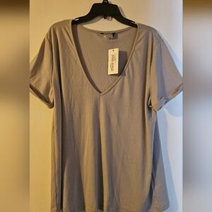 V-Neck Short Sleeve Top in Gray